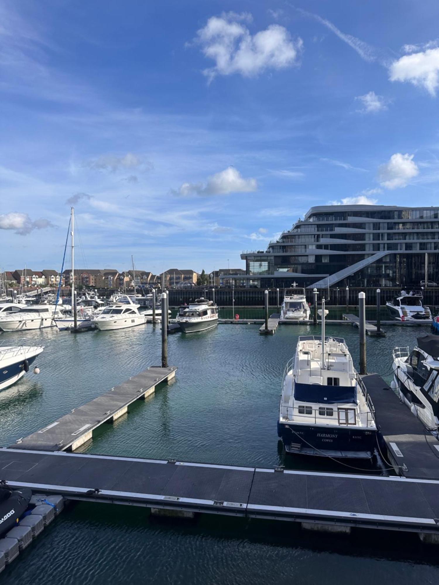 Ocean Village Marina 2 Bedroom Apartment With Balcony! Southampton Exterior foto